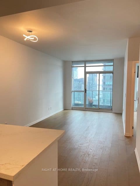 219 Fort York Boulevard 2506, Toronto, ON M5V 1B1 – main photo