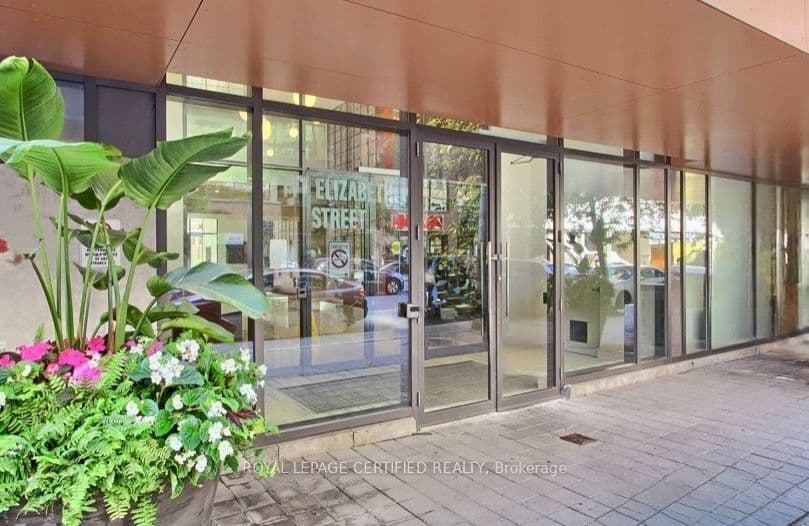 111 Elizabeth Street 552, Toronto, ON M5G 1P7 – photo 3