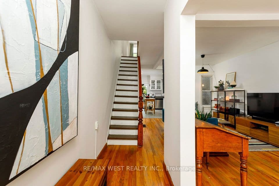 10 Marshall Street, Toronto, ON M6K 1S4 – photo 2