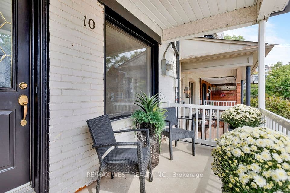10 Marshall Street, Toronto, ON M6K 1S4 – main photo