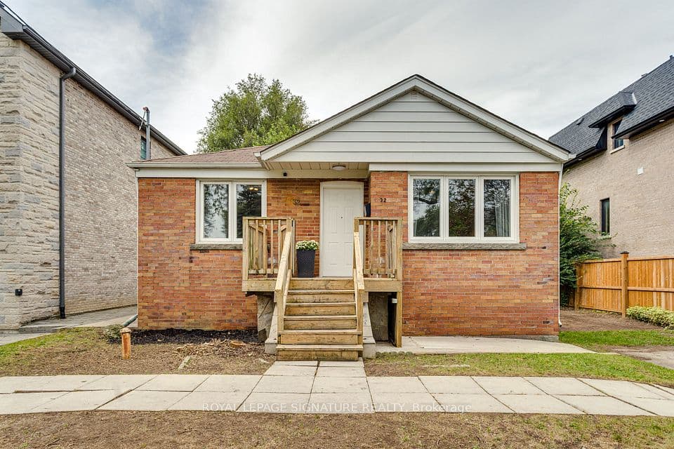 32 Wigan Crescent, Toronto, ON M3H 3A4 – photo 2
