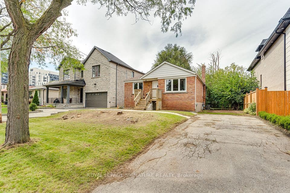 32 Wigan Crescent, Toronto, ON M3H 3A4 – photo 3