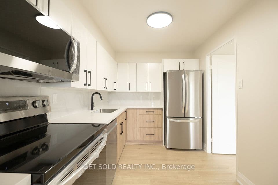120 Dundalk Drive 405, Toronto, ON M1P 4V9 – main photo