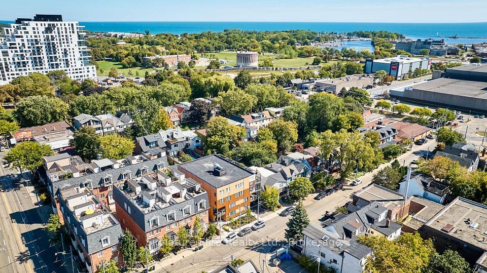 45 Connaught Avenue 103, Toronto, ON M4L 2V8 – photo 2