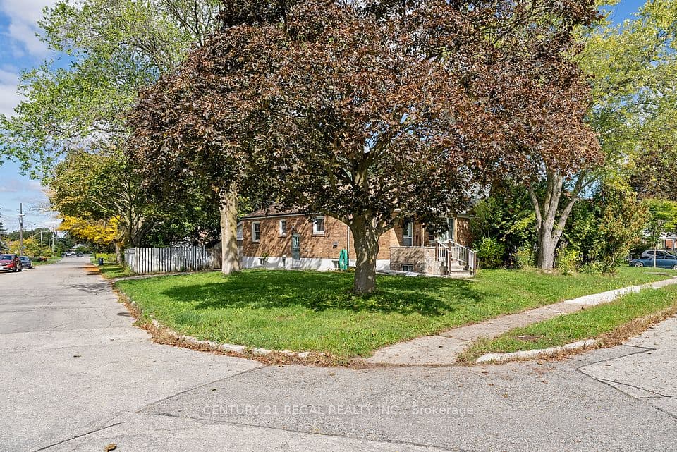 106 FLORA Drive, Toronto, ON M1P 1A8 – photo 2