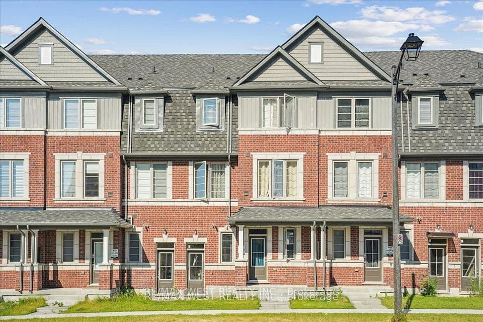 115 Air Dancer Crescent, Oshawa, ON L1L 0V3 – main photo