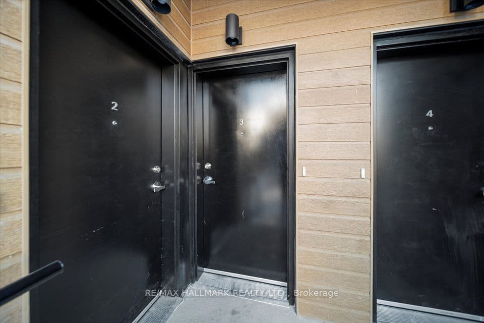 170 Clonmore Avenue 3, Toronto, ON M1N 0B9 – photo 3