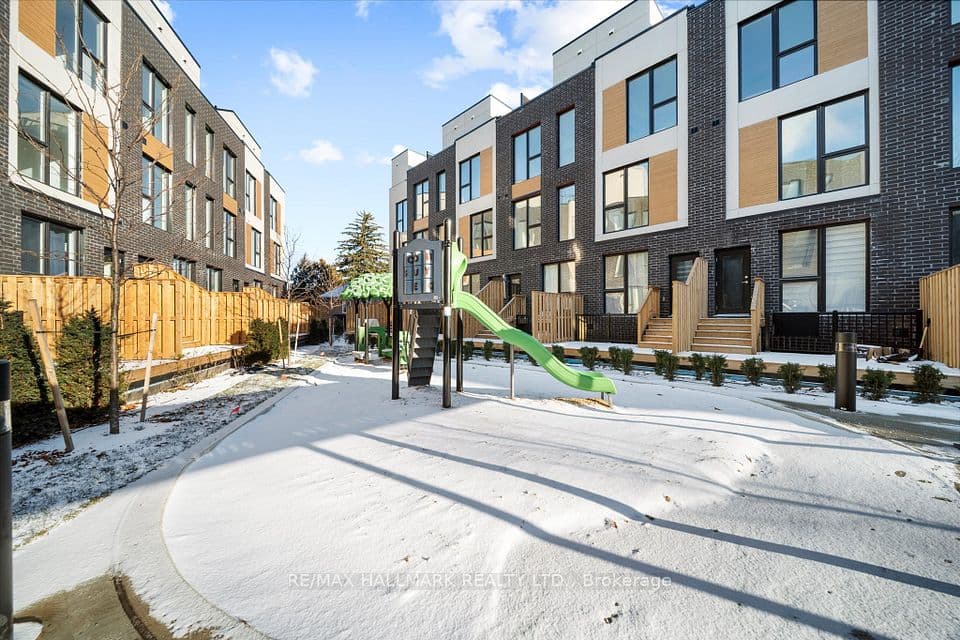 180 Clonmore Avenue 9, Toronto, ON M1N 1Y1 – photo 3