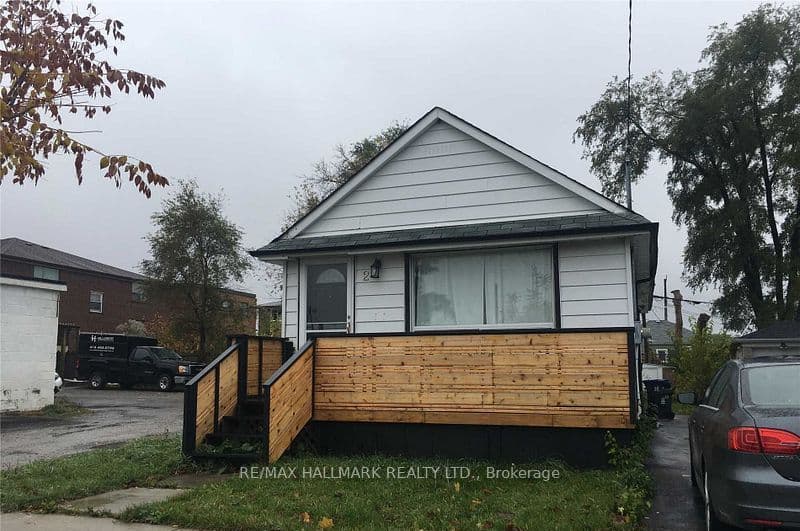 2 Marsh Road, Toronto, ON M1K 1Y7 – main photo