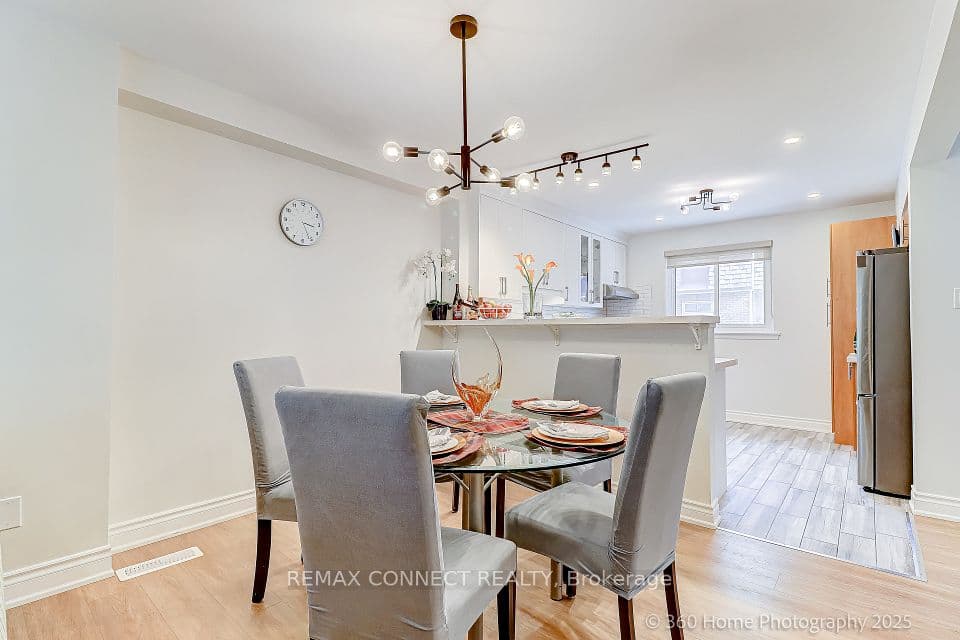 441 Military Trail 70, Toronto, ON M1E 4E8 – main photo