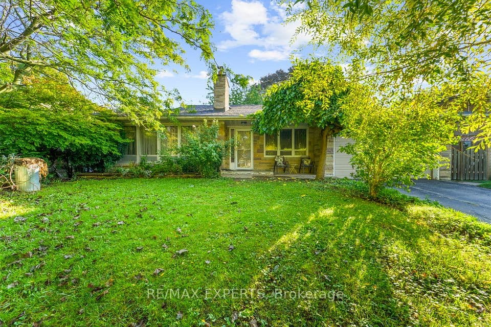 19 Duncombe Boulevard, Toronto, ON M1M 3A4 – photo 3