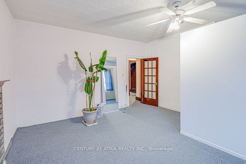 1564 Danforth Avenue, Toronto, ON M4J 1N4 – photo 3