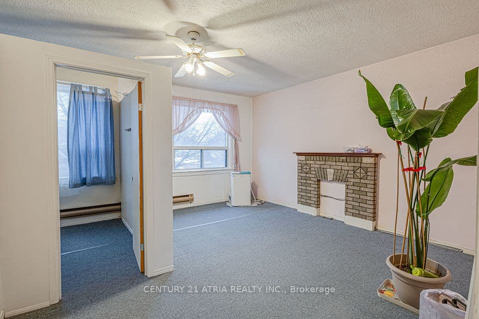 1564 Danforth Avenue, Toronto, ON M4J 1N4 – main photo