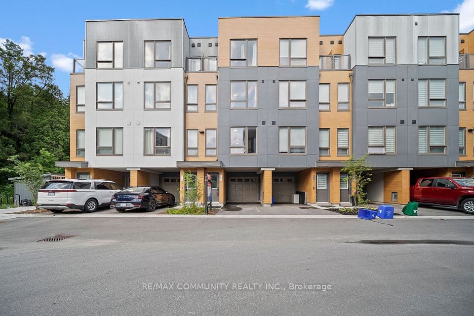 1672 Pleasure Valley Path N, Oshawa, ON L1G 0E3 – main photo
