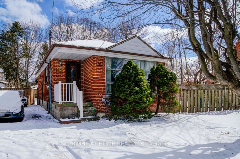 25 Strode Drive, Toronto, ON M1J 1L8 – main photo