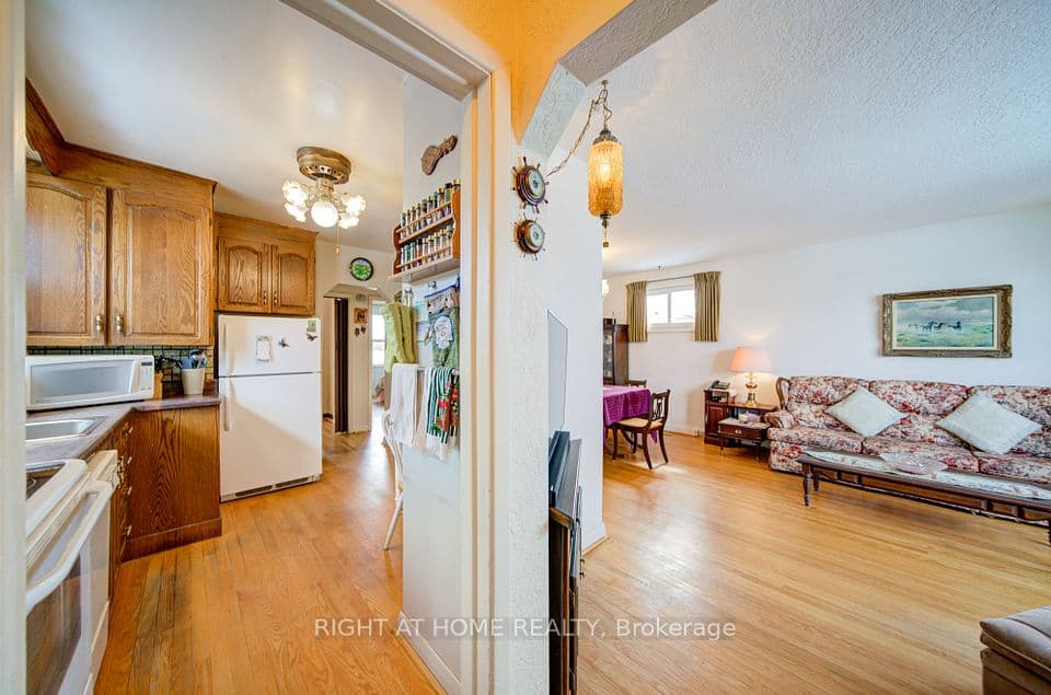 25 Strode Drive, Toronto, ON M1J 1L8 – photo 3