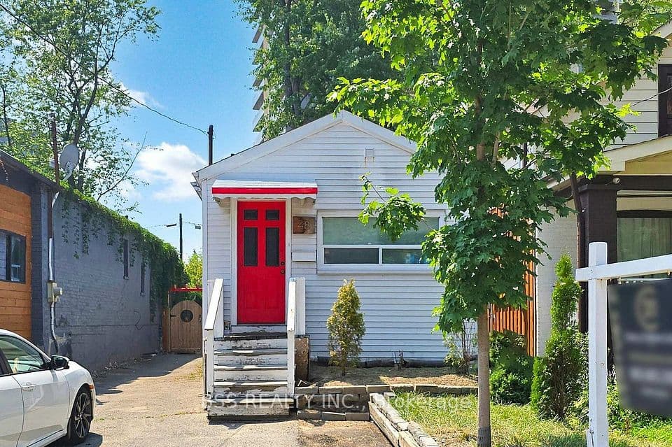 48 St Dunstan Drive, Toronto, ON M1L 2V5 – main photo