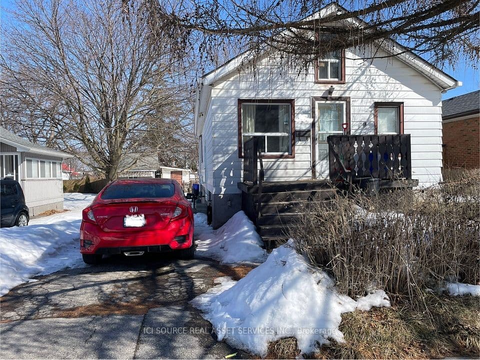 547 Montrave Avenue, Oshawa, ON L1J 4S8 – main photo