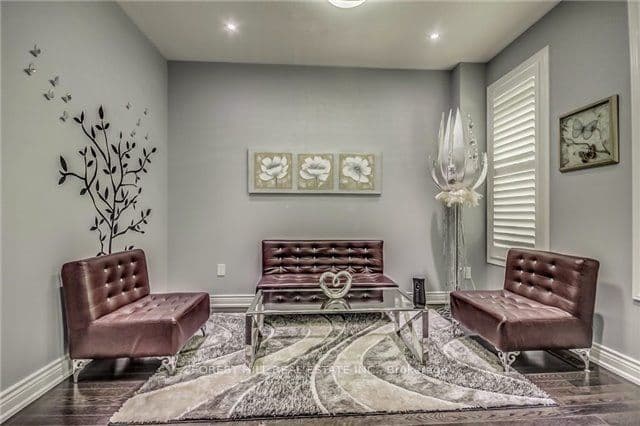 7 Grogan Street, Ajax, ON L1Z 0P6 – photo 2