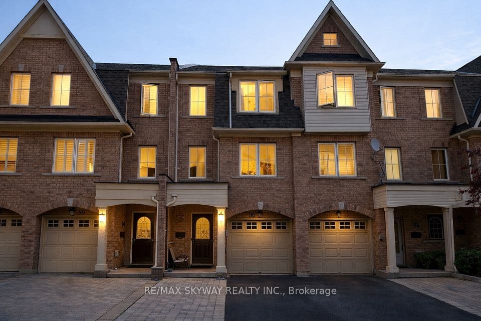 96 Jenkinson Way, Toronto, ON M1P 5H4 – main photo