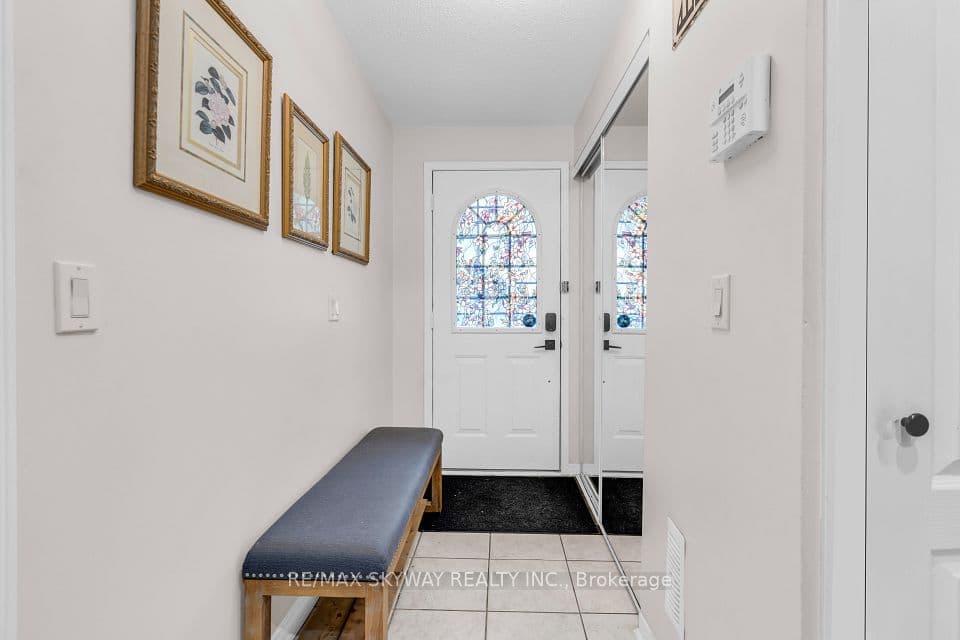 96 Jenkinson Way, Toronto, ON M1P 5H4 – photo 3