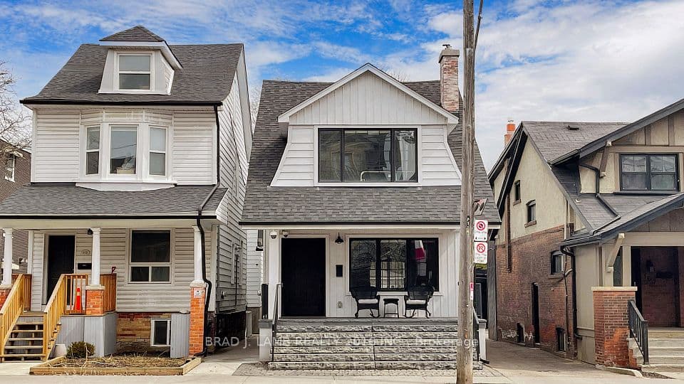 111 Woodbine Avenue, Toronto, ON M4L 3P1 – main photo
