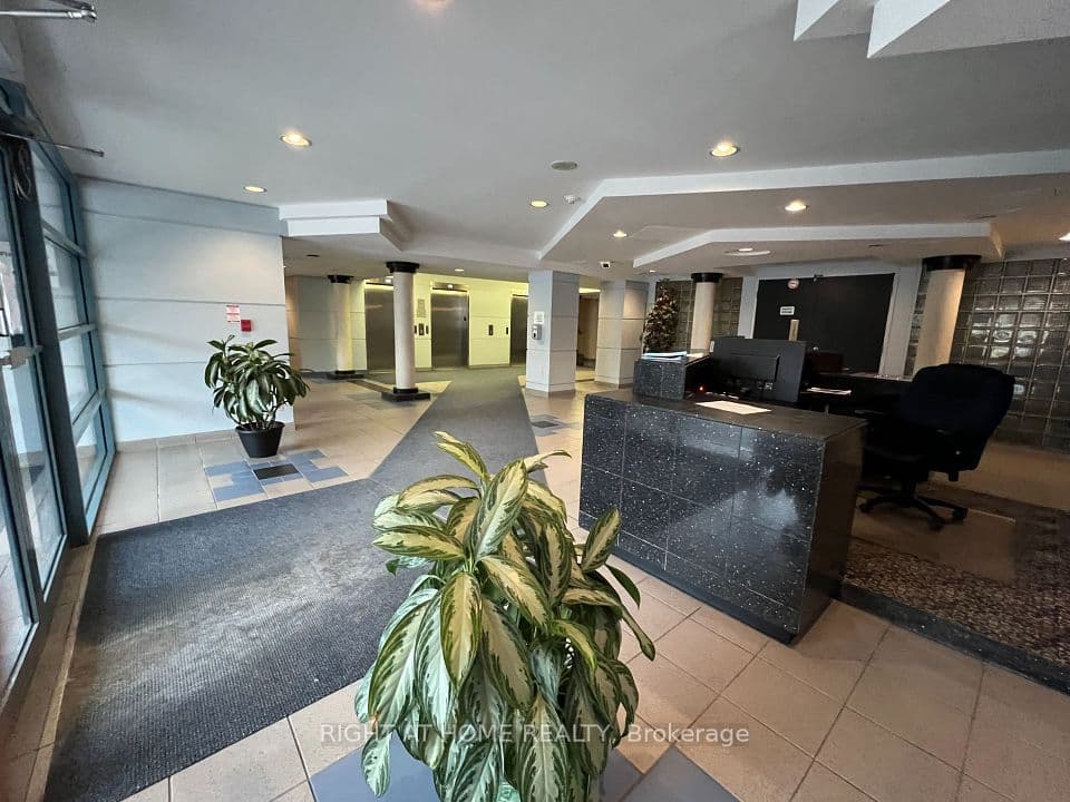 90 Dale Avenue 706, Toronto, ON M1J 3N4 – photo 2