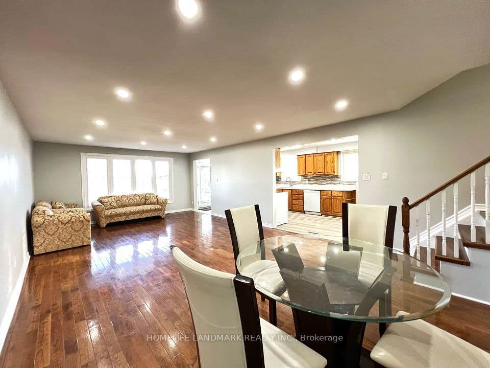 4 Ferncrest Gate, Toronto, ON M1W 1C2 – photo 2
