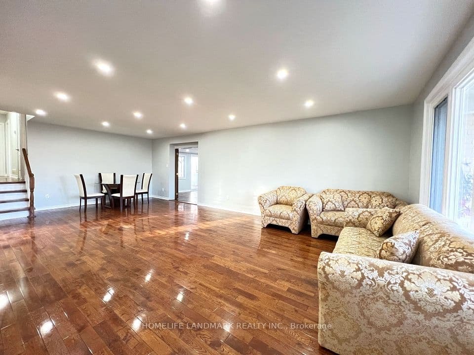 4 Ferncrest Gate, Toronto, ON M1W 1C2 – photo 3