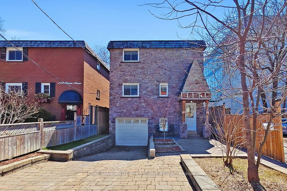 21 Pretoria Avenue, Toronto, ON M4K 1T2 – main photo