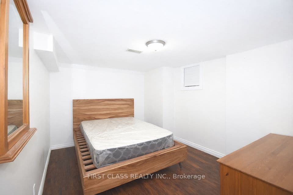 102 Greenwood Avenue, Toronto, ON M4L 2P6 – photo 3