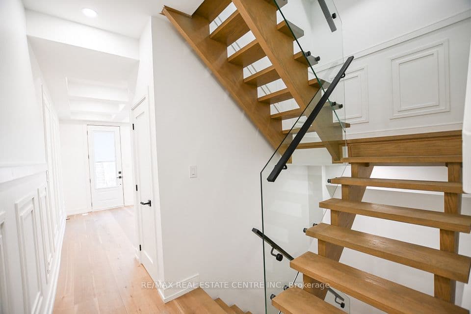 57 Jones Avenue, Toronto, ON M4M 2Z7 – photo 2