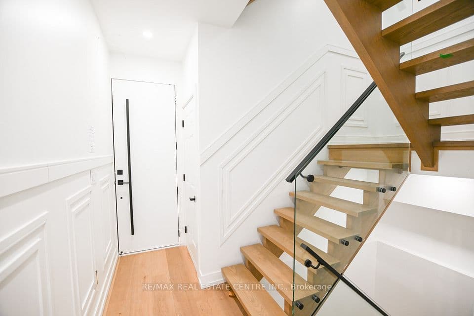 59 Jones Avenue, Toronto, ON M4M 2Z7 – photo 2