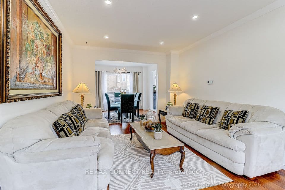 4 Mayflower Street S, Whitby, ON L1N 8B1 – photo 3