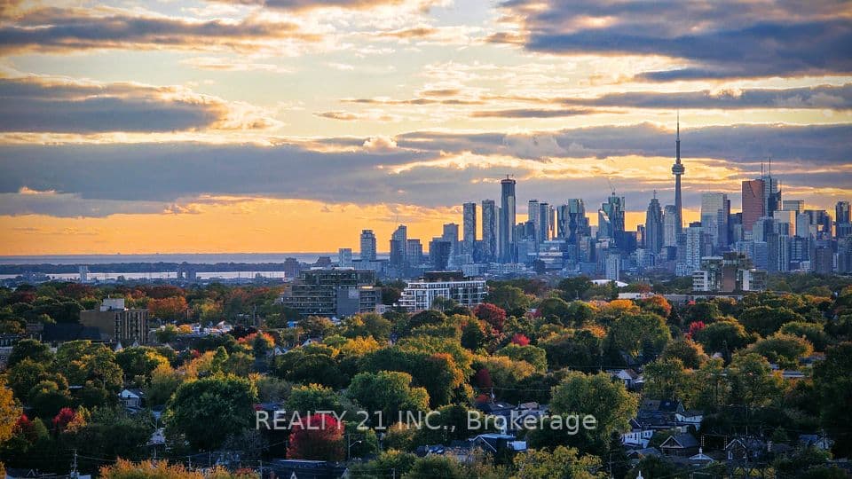 5 Massey Square 2103, Toronto, ON M4C 5L6 – main photo