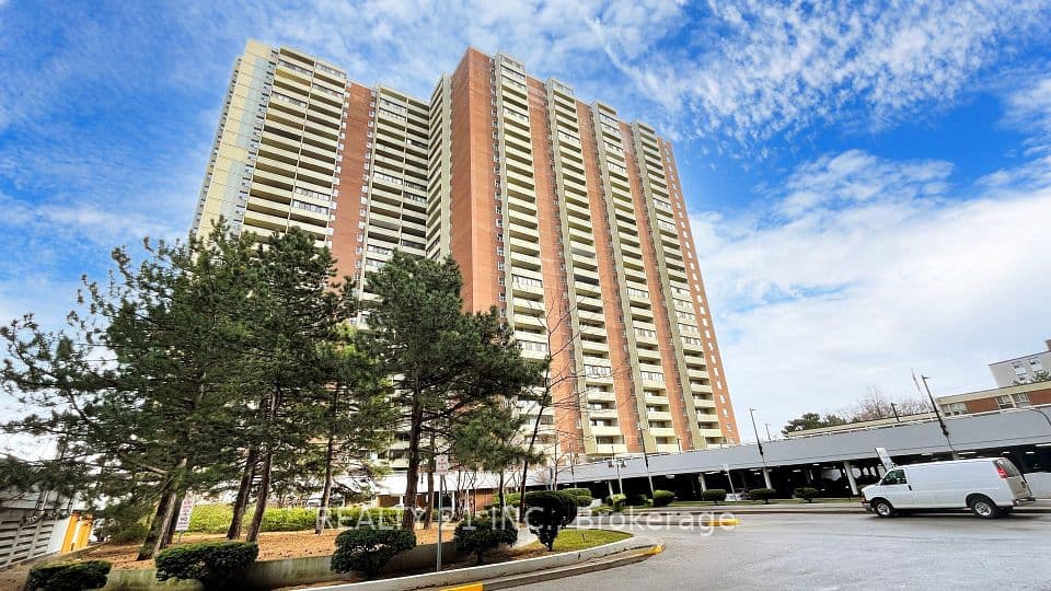 5 Massey Square 2103, Toronto, ON M4C 5L6 – photo 2