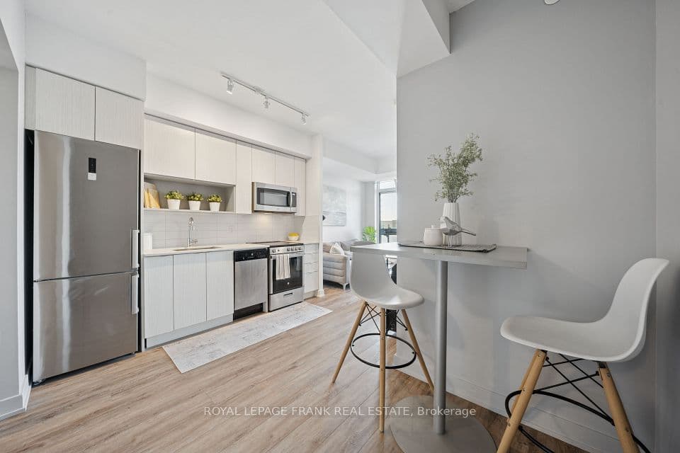630 Greenwood Avenue 409, Toronto, ON M4J 0A8 – photo 3