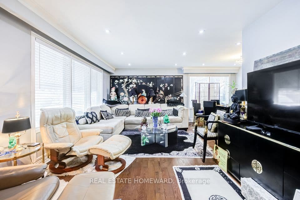4 Moorecroft Crescent, Toronto, ON M1K 3V1 – photo 2