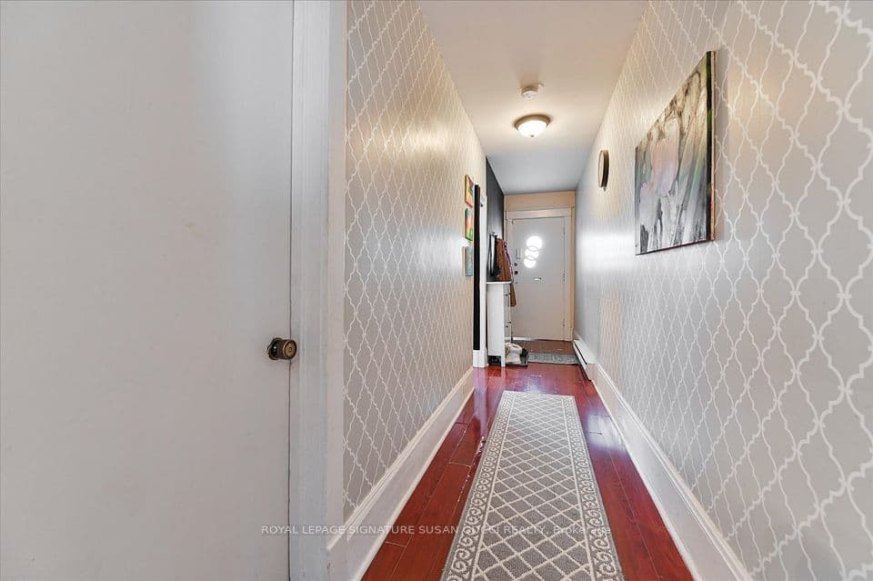 840 Sammon Avenue, Toronto, ON M4C 2E8 – photo 3