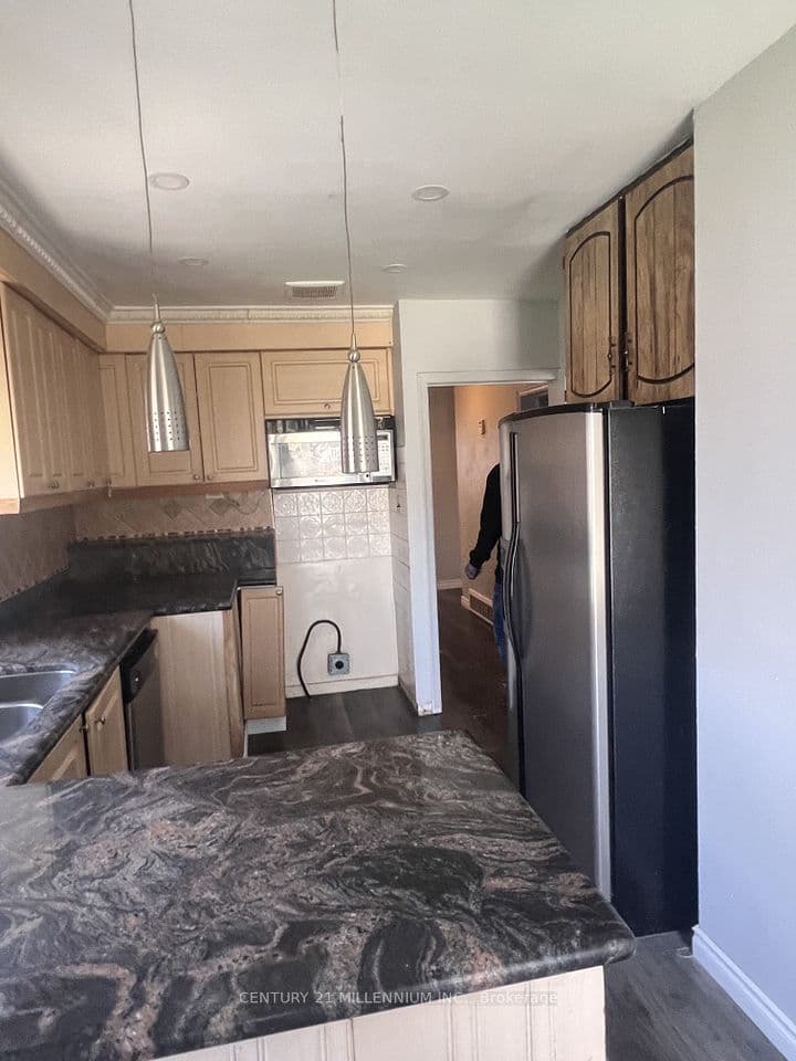 9 Tralee Avenue, Toronto, ON M1G 3E3 – photo 3