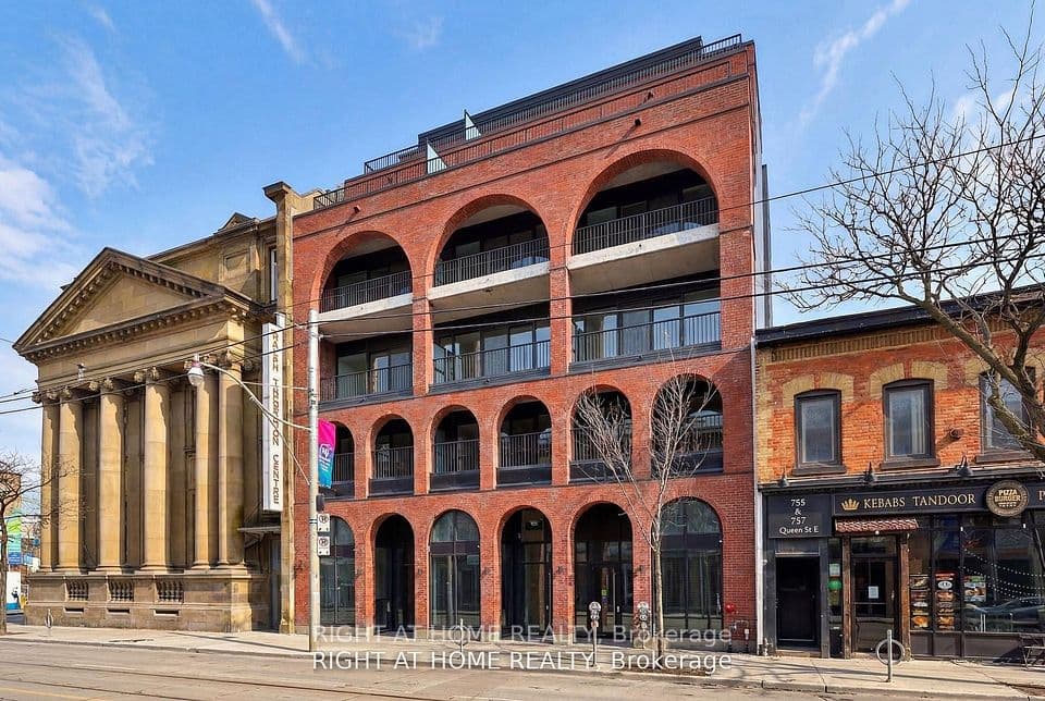 761 Queen Street E 602, Toronto, ON M4M 1H3 – main photo