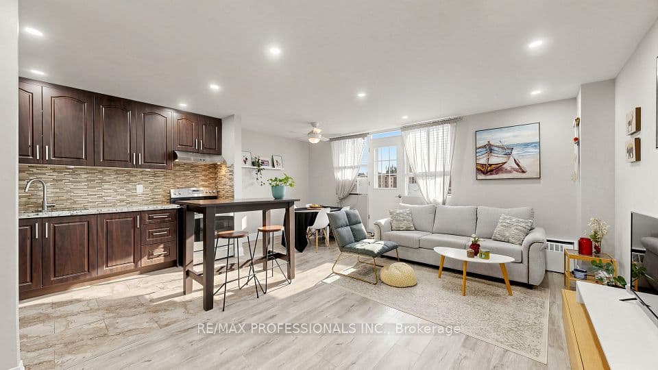 100 Dundalk Drive 809, Toronto, ON M1P 4V2 – main photo