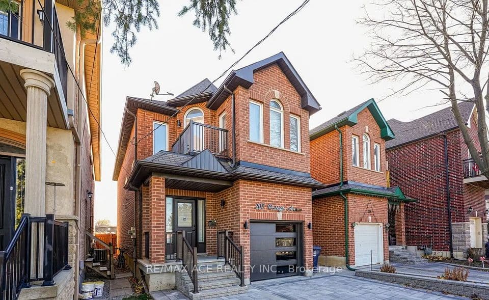 203 Raleigh Avenue, Toronto, ON M1K 1A5 – photo 3