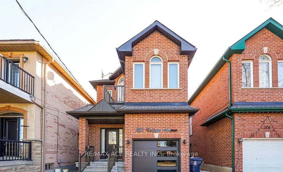 203 Raleigh Avenue, Toronto, ON M1K 1A5 – photo 2