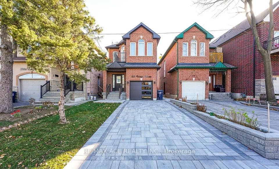 203 Raleigh Avenue, Toronto, ON M1K 1A5 – main photo