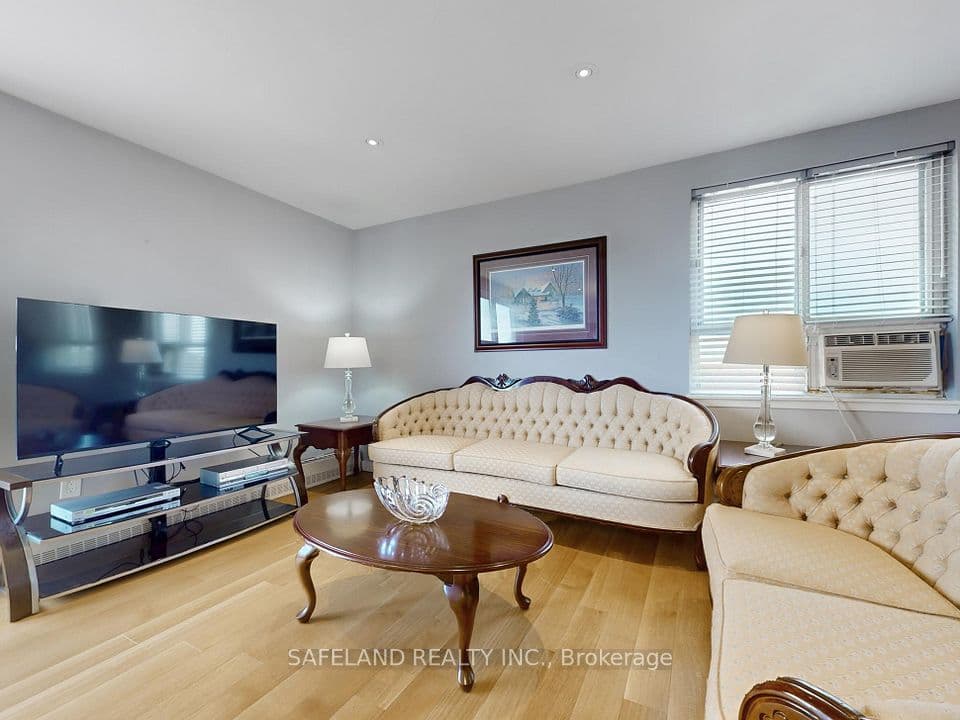 1101 Pharmacy Avenue 505, Toronto, ON M1R 2H2 – photo 3