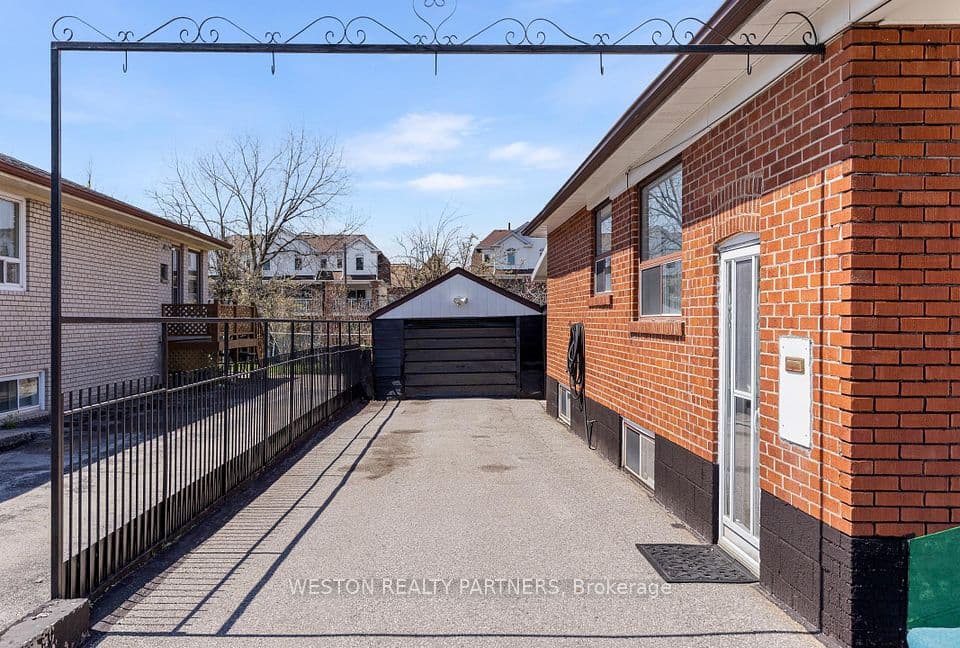 102 Cleta Drive, Toronto, ON M1K 3G7 – photo 3