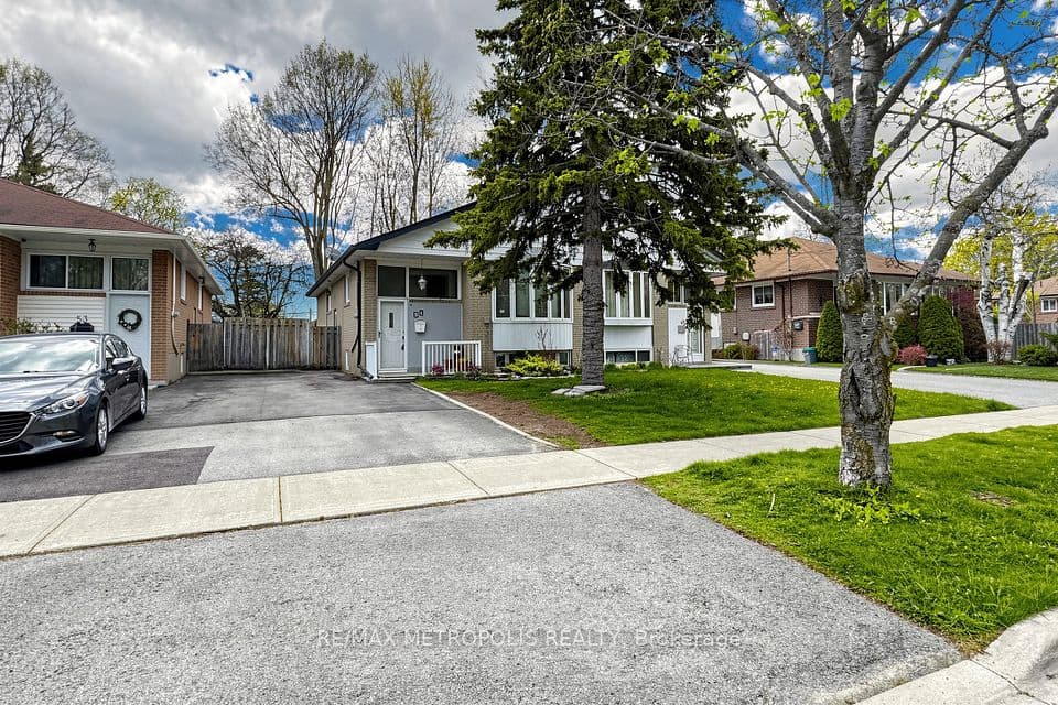 51 Greyabbey Trail, Toronto, ON M1E 1V8 – main photo