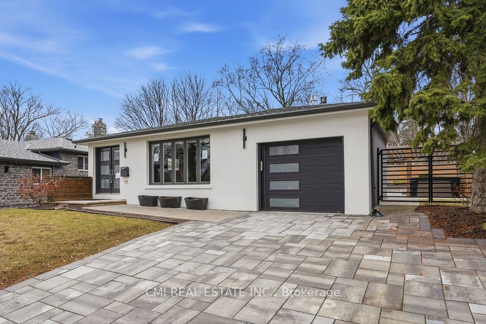 23 Logstone Crescent, Toronto, ON M1E 4M2 – main photo