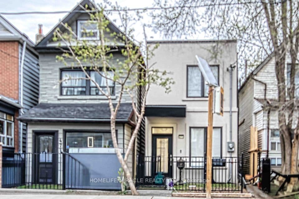 471 Jones Avenue, Toronto, ON M4J 3G7 – main photo